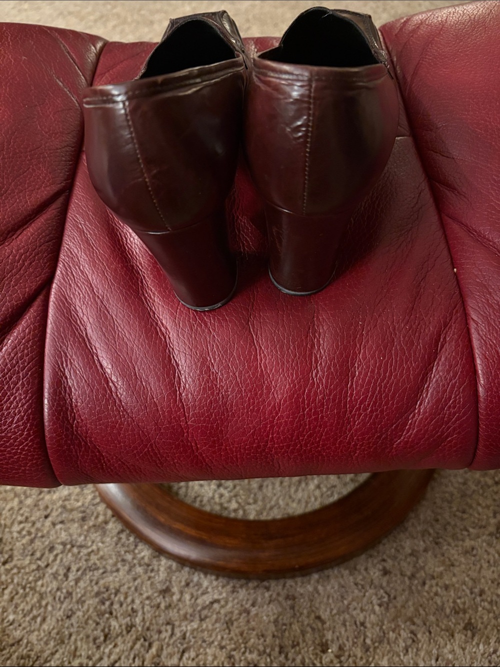 Yves Saint Laurent Women's Burgundy Leather Slip-On Heels 8M - Picture 3 of 6